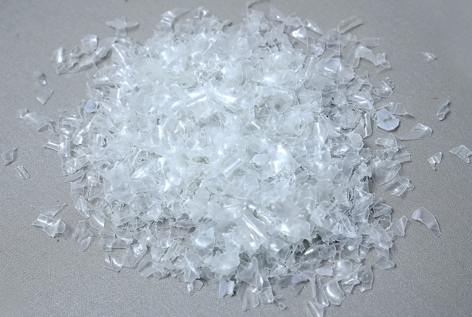 Hot-Washed PET Flakes