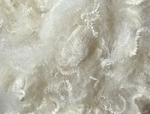 Pet flakes for yarn manufacturers: reliable clarity for bright PSF and filament