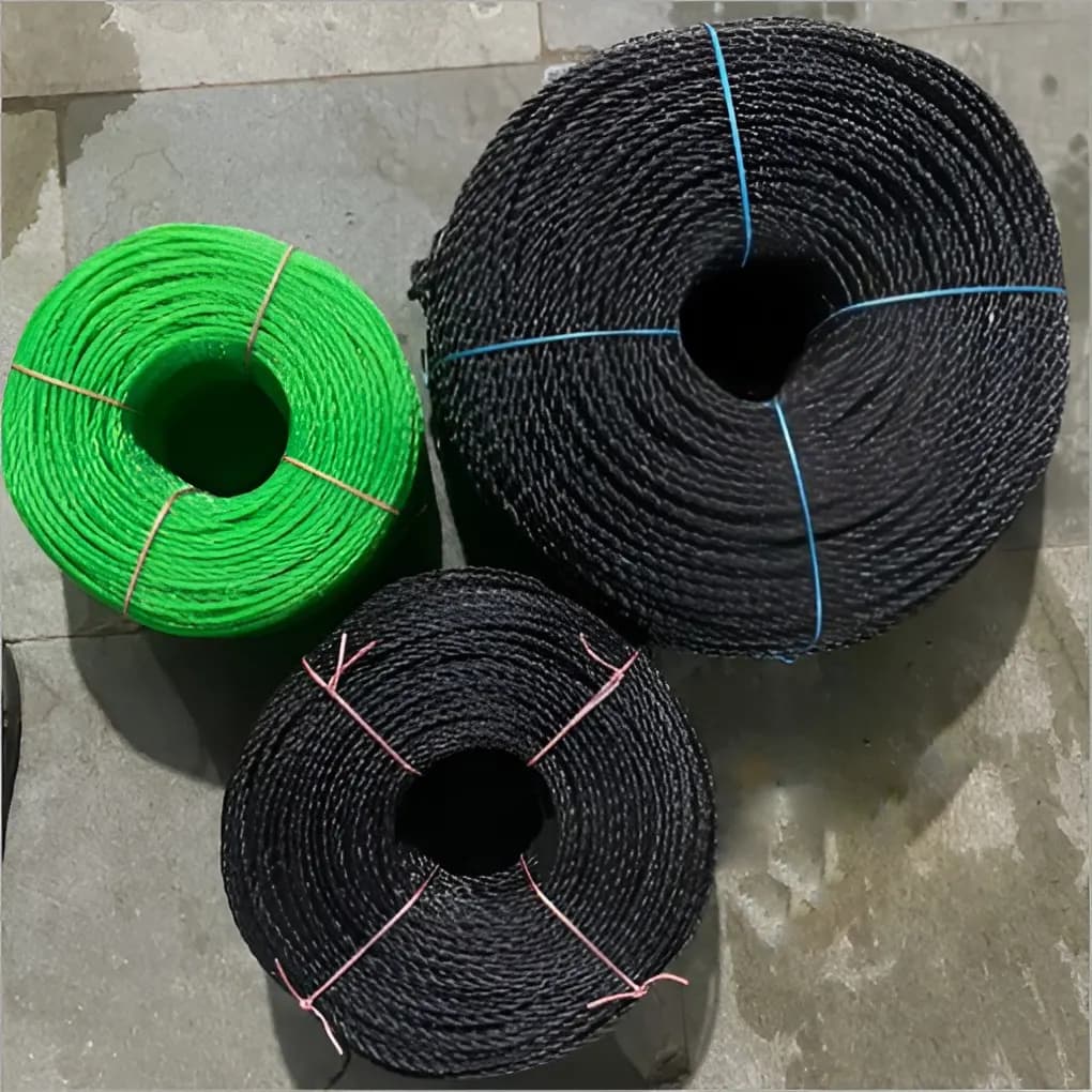 Rope made from recycled rPET flakes.