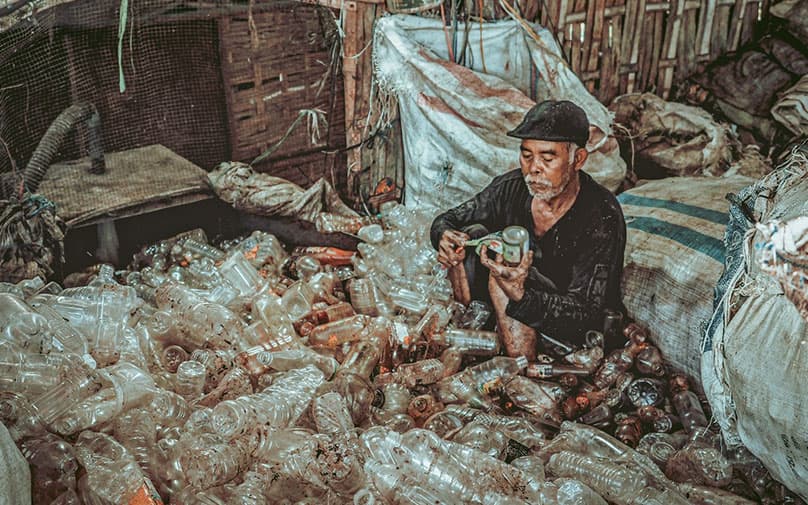 Plastic bottle waste sorting