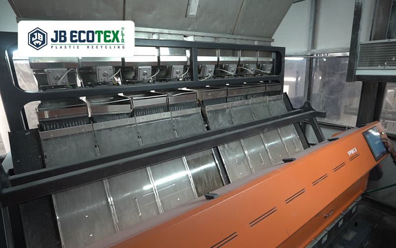 making of pet flakes